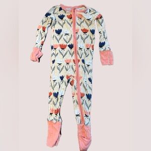 Little sleepies flower friends 6-12 months onesie